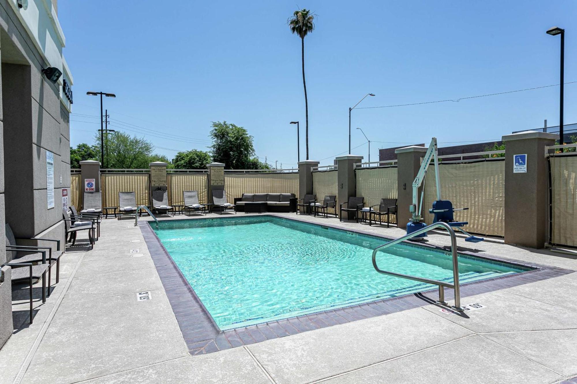 Hilton Garden Inn Phoenix Airport North Eksteriør billede